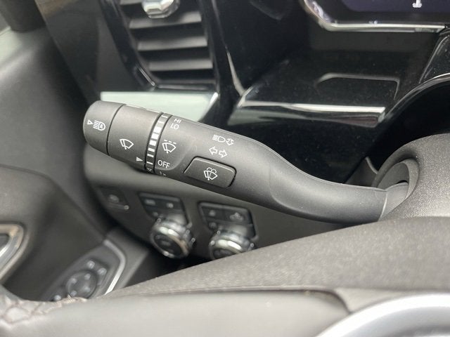 2024 GMC Sierra 2500HD 4WD Crew Cab Standard Bed SLT