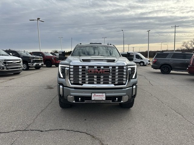 2024 GMC Sierra 2500HD 4WD Crew Cab Standard Bed Denali