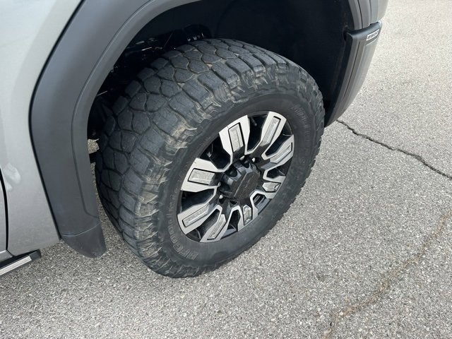 2024 GMC Sierra 2500HD 4WD Crew Cab Standard Bed Denali