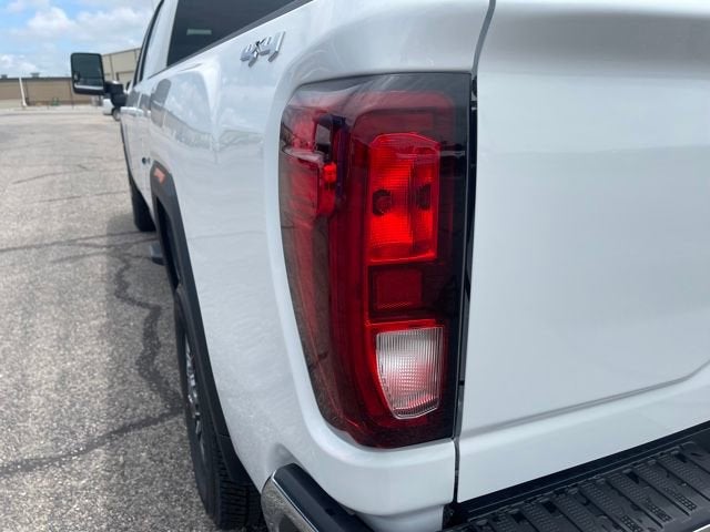 2025 GMC Sierra 2500HD 4WD Crew Cab Long Bed SLE