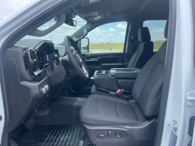 2025 GMC Sierra 2500HD 4WD Crew Cab Long Bed SLE