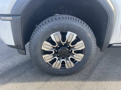 2025 GMC Sierra 2500HD 4WD Crew Cab Standard Bed Denali