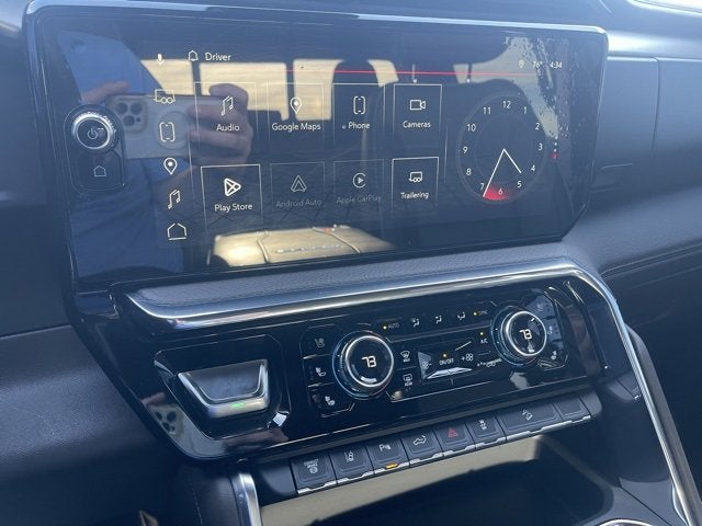 2025 GMC Sierra 2500HD 4WD Crew Cab Standard Bed Denali