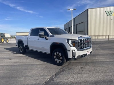 2025 GMC Sierra 2500HD 4WD Crew Cab Standard Bed Denali