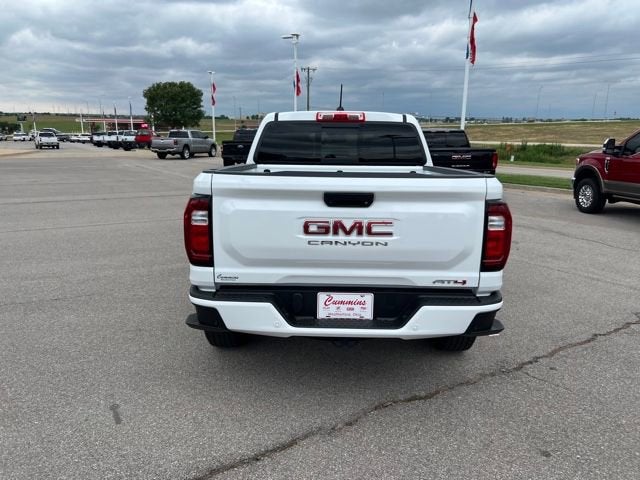 2024 GMC Canyon 4WD AT4