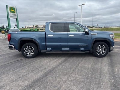 2024 GMC Sierra 1500 4WD Crew Cab Short Box SLT