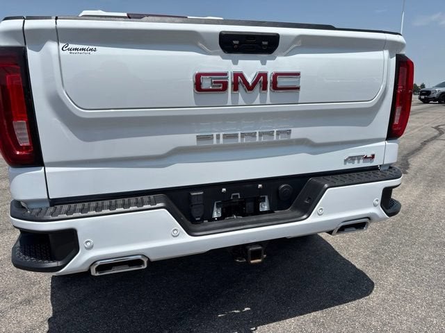 2023 GMC Sierra 1500 4WD Crew Cab Standard Box AT4