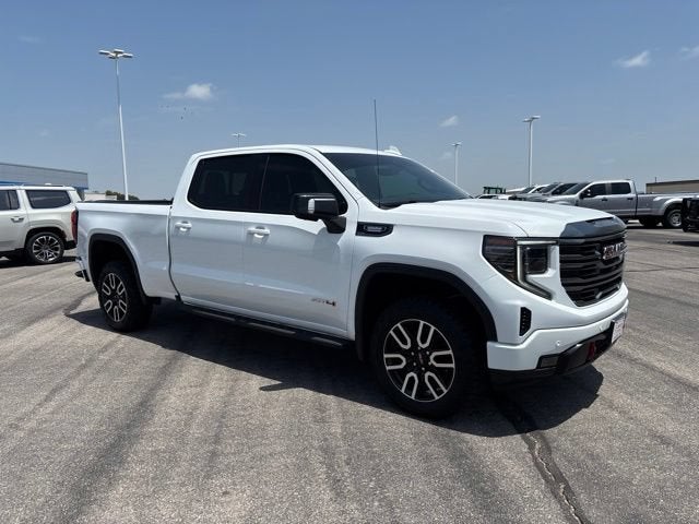 2023 GMC Sierra 1500 4WD Crew Cab Standard Box AT4