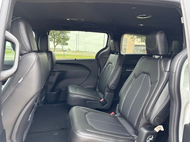 2027 Chrysler Pacifica PACIFICA SELECT