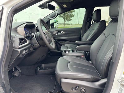 2027 Chrysler Pacifica PACIFICA SELECT