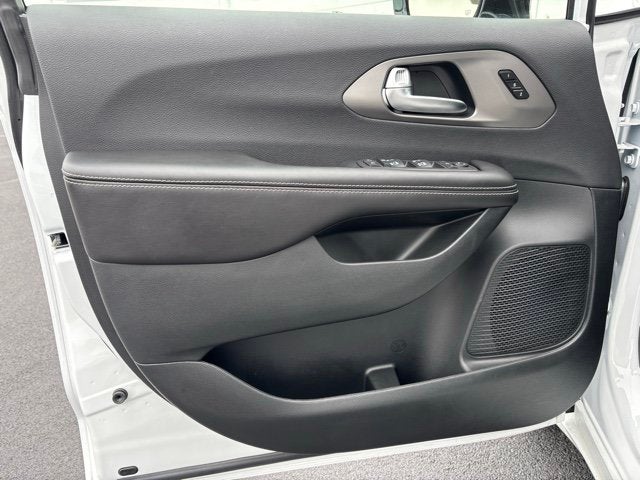 2027 Chrysler Pacifica PACIFICA LIMITED