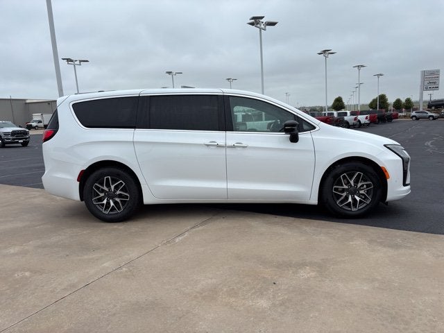 2027 Chrysler Pacifica PACIFICA LIMITED