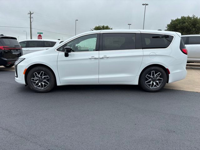 2027 Chrysler Pacifica PACIFICA LIMITED