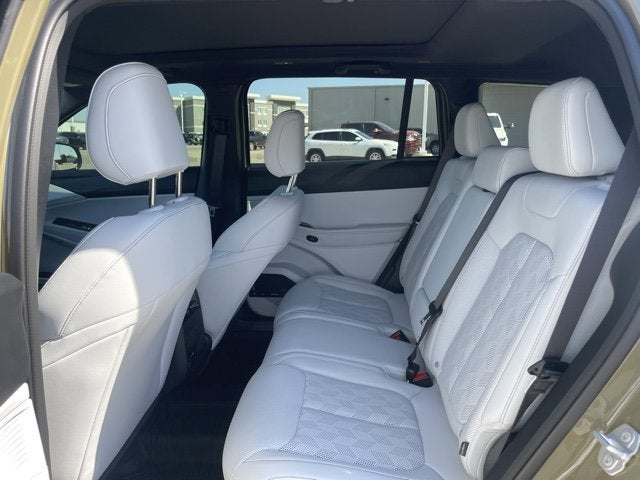 2026 Jeep Cherokee Overland