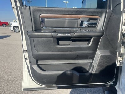 2017 RAM 2500 Laramie Crew Cab 4x4 6'4' Box