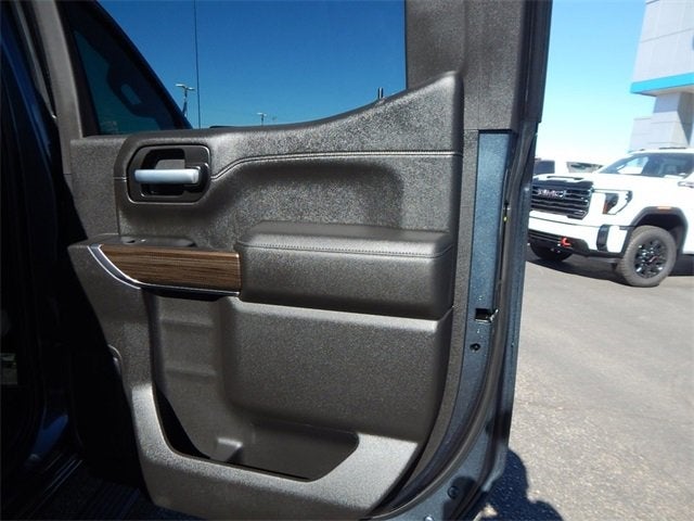 2021 Chevrolet Silverado 1500 4WD Crew Cab Short Bed RST