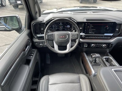 2022 GMC Sierra 1500 2WD Crew Cab Short Box SLT