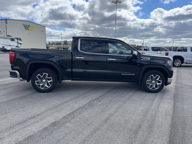 2022 GMC Sierra 1500 2WD Crew Cab Short Box SLT