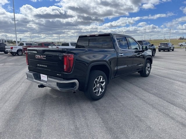 2022 GMC Sierra 1500 2WD Crew Cab Short Box SLT