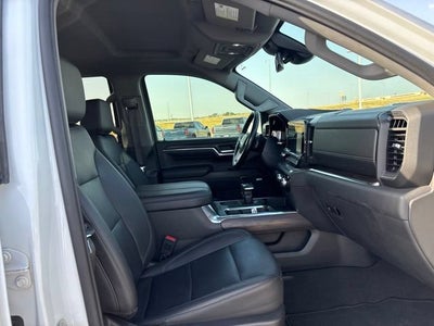 2024 GMC Sierra 1500 4WD Crew Cab Short Box SLT