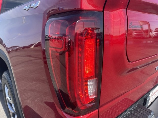 2022 GMC Sierra 1500 4WD Crew Cab Short Box SLT