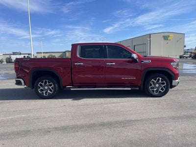 2022 GMC Sierra 1500 4WD Crew Cab Short Box SLT