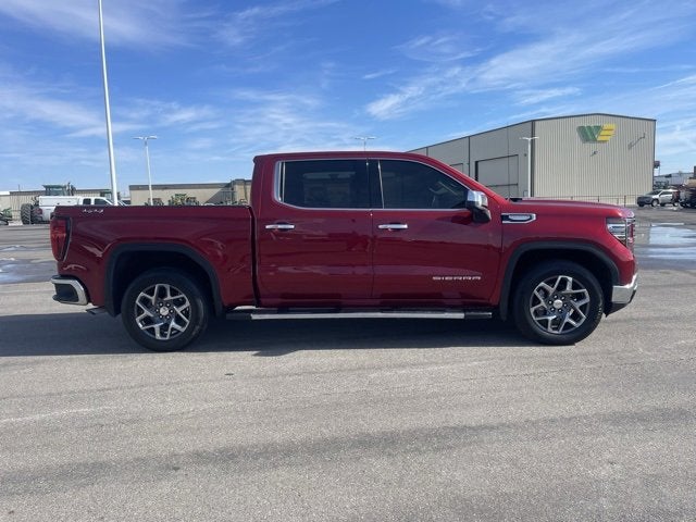 2022 GMC Sierra 1500 4WD Crew Cab Short Box SLT