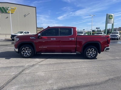 2022 GMC Sierra 1500 4WD Crew Cab Short Box SLT