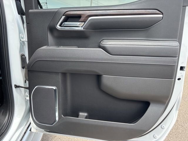 2025 GMC Sierra 1500 4WD Crew Cab Short Box SLT