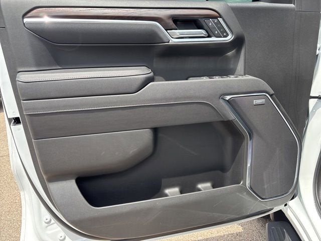 2025 GMC Sierra 1500 4WD Crew Cab Short Box SLT