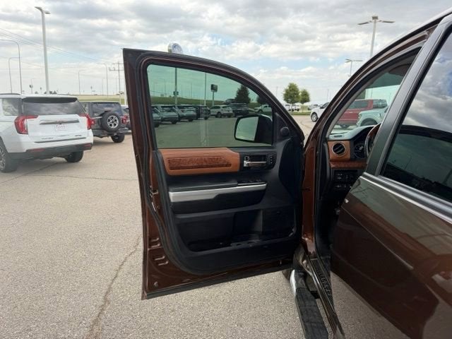 2014 Toyota Tundra 4WD Truck 1794