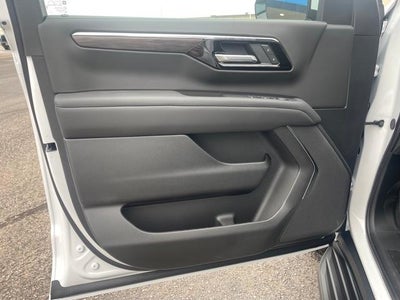 2025 Chevrolet Suburban LS